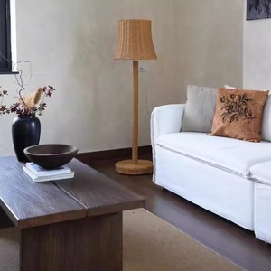 Lámpara de Pie de Ratán Hecha a Mano, Estilo Vintage Francés, Fuente de Luz LED 220V con Interruptor, para Dormitorio, Sala de Estar, Junto al Sofá - Product Image 4