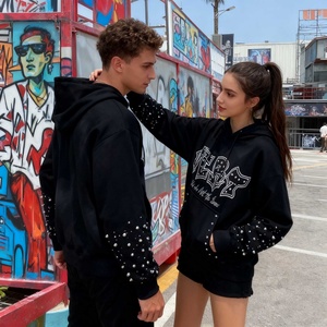 Hoodie unisexe personnalisé, coupe ample et courte, style streetwear vintage, délavé et vieilli, épais, avec broderie de strass et imprimé graphique - Product Image 2