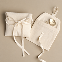 Pochette à bijoux en toile de coton, sac cadeau enveloppe avec nœud en ruban, logo personnalisé pour l'emballage de bagues et colliers, vente en gros