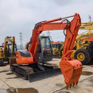 Excavatrice sur chenilles Hitachi ZX75 d'occasion 2016, 90% neuve, excellent état, poids opérationnel 7000 kg, godet 0,33 m, moteur - Product Image 2