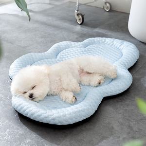 Cama refrescante de verano para perros, baja la temperatura, alfombrilla refrescante para perros, alfombrilla de hielo para mascotas - Product Image 1