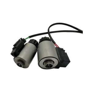 Vanne solénoïde Senwitt UC1026026416 UC4020757708 pour chargeuses sur pneus WA150-6 et WA200-5, composant hydraulique - Product Image 1