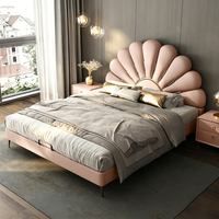 Cadre de lit moderne en forme de pétale - Lit capitonné de luxe italien rose, taille Queen ou King, avec rangement hydraulique pour chambre de fille