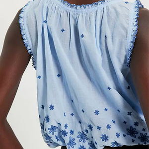 Débardeur chic et unique pour femme, brodé de fleurs, avec cordon de serrage, coupe courte, volants et boutons, sans manches - Product Image 5