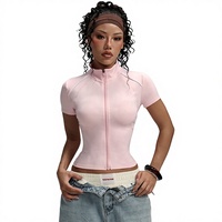 Veste de yoga pour femme respirante en spandex à manches courtes, coupe ajustée, avec design color-block, élégante et sportive, idéale pour l'entraînement et le fitness