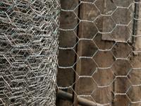 Clôture en treillis hexagonal en PVC vert/galvanisé à haute résistance, service de soudage pour cages de ferme