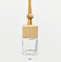 Logo personnalisé en gros bouchon en bois suspendu désodorisant de voiture conteneur 8ml 10ml carré en verre diffuseur parfum parfum bouteille de parfum