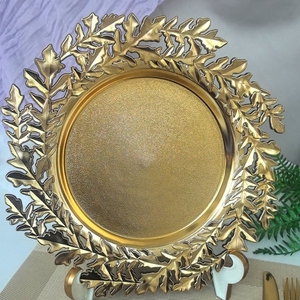 Plato de Presentación de Plástico Dorado de 13 Pulgadas con Diseño de Hojas Caladas, Ecológico y de Lujo, CRONY YCY36, para Bodas y Fiestas - Product Image 4