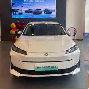 Sedán Híbrido Enchufable Usado a Bajo Precio en China 2024 Changan Qiyuan A05 Vehículos Familiares Compactos en Venta - Product Image 6