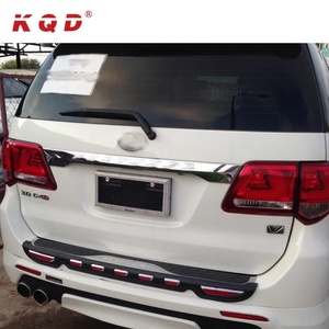 Accessoires décoratifs pour voiture, protection de pare-chocs arrière, plaque de protection de pare-chocs pour Toyota Fortuner 2015 - Product Image 1