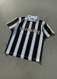 Streetwear Impression par sublimation Maglie Calcio T-shirts rayés personnalisés Col <span class=keywords><strong>polo</strong></span> Design avec strass Magliette Da Uomo de football - Product Image 2