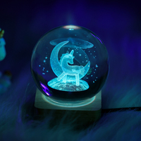 Cadeau d'anniversaire musical écologique populaire, boule de cristal en verre gravée en 3D avec base en bois, lampe de nuit LED pour enfants