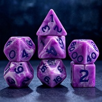 Ensemble de dés polyédriques DND de haute qualité, 7 pièces, violet et blanc, avec emballage personnalisé pour les jeux de rôle Dungeons and Dragons