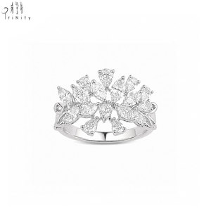 Fabricant de bijoux fins de luxe haut de gamme exportant des bagues en or blanc massif 18 carats avec diamants naturels, bagues à diamants taille marquise et taille poire - Product Image 4