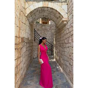 Robe de soirée longue fuchsia avec détail rose, en polyester, coupe trapèze, fourreau et silhouette droite, taille naturelle, du XS au XL - Product Image 4