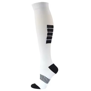 Chaussettes de compression montantes en tricot anti-bactériennes pour marathon et course à pied, avec logo sur le mollet, pour hommes et femmes - Product Image 2