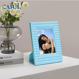 Hàn Quốc-Phong Cách 3 Inch Mini Khung Ảnh Nhựa Nhỏ Ảnh Thẻ Sao Với Đinh Tán Thiết Kế Dọc Thu Nhỏ Khung Nhựa - Product Image 2