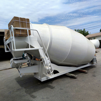 Mélangeur de camion à béton diesel CementMixing Truck Système hydraulique 4m3 Self Loader Mixer Remorque avec trémie