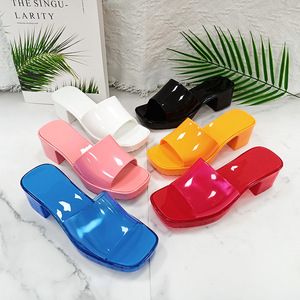 Sandales pour femmes en gros, sandales en gelée noires, sandales compensées confortables pour femmes, <span class=keywords><strong>pantoufles</strong></span> en gelée carrées, chaussures pour filles, <span class=keywords><strong>pantoufles</strong></span> en gelée - Product Image 2
