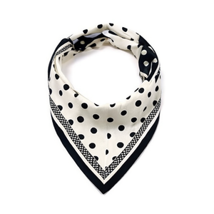 Pañuelo Triangular Angelina 135x60cm con Estampado de Puntos, Accesorio de Moda de Poliéster para Mujer - Product Image 3