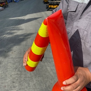 Delimitador de PVC de 700 mm, Poste de Tráfico Reflectante de Plástico para Separación de Carriles, Producto Vial de Alta Visibilidad - Product Image 3