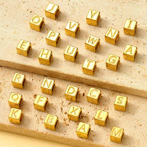 Acier inoxydable A-Z <span class=keywords><strong>Lettre</strong></span> Alphabet Entretoise Perles Femmes Capital Initiale Nom <span class=keywords><strong>Cube</strong></span> DIY Collier Pendentifs Bijoux - Product Image 3