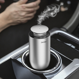 Diffusore di olio essenziale Dermey per auto con bottiglia ricaricabile per portabicchieri e piccola scrivania - Product Image 2