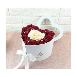 INUNION <span class=keywords><strong>Caja</strong></span> de Regalo de Flores para el Día de San Valentín con Forma de Corazón de 2 Niveles, <span class=keywords><strong>Caja</strong></span> de Flores de Papel con Forma de Corazón de Fresa Giratoria de Doble Capa - Product Image 5