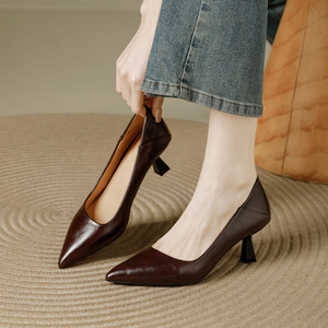Escarpins élégants à bout ouvert pour femme, à enfiler, talons marron, confortables toutes saisons, avec bride de cheville, tendance mode été automne printemps - Product Image 1