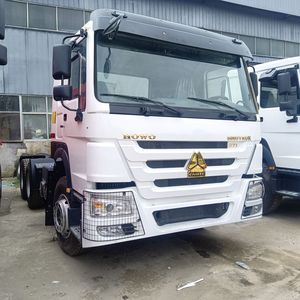 Camion tracteur lourd SINOTRUK 6x4 Euro 2 d'occasion pour semi-remorque plateforme - Product Image 1