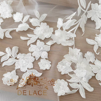 DELACE SXGN Paires de fleurs brodées floristiques délicates paillettes brillantes accessoires de robe de mariée tissu en maille