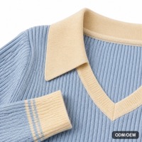Haut court en maille décontracté bleu ciel pour femme, col en V, manches longues, respirant, anti-boulochage, avec bordure contrastante, côtelé, ajusté, style pull court, OEM