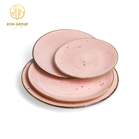 Vaisselle en céramique anti-puces Offre Spéciale vaisselle de couleur rose incassable ensemble d'assiettes en céramique pour restaurant