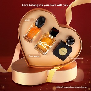 Set Regalo di Lusso per Donne con <span class=keywords><strong>Profumo</strong></span> Floreale e Fruttato a Lunga Durata, Ideale come Regalo per le Festività - Product Image 1