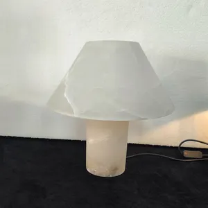 Camera degli ospiti dell'hotel soggiorno tavolo a LED luce camera da letto comodino Villa arredamento scrivania luce fungo nordico pietra alabastro lampada da tavolo