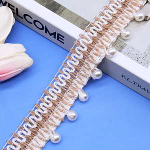 Accessori decorativi in lino di cotone con accenti di perle e bordi in pizzo per artigianato domestico per decorazioni appese - Product Image 1