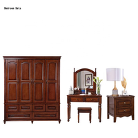 Ensemble de chambre à coucher traditionnel en bois d'acajou pour hôtels, lit en bois massif avec tiroirs, sculpté à la main, gain de place, Rosegia ZQ11296