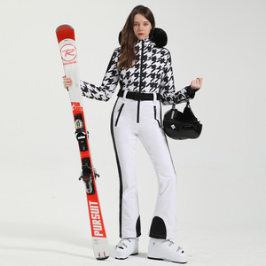 Nouvelle combinaison de ski pour <span class=keywords><strong>femme</strong></span> avec capuche et fermeture éclair, imperméable, coupe-vent, chaude, <span class=keywords><strong>pantalon</strong></span> de <span class=keywords><strong>neige</strong></span> professionnel, combinaison de ski une pièce - Product Image 1