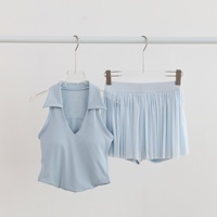 Set Yoga Nyaman Wanita Musim Panas Terbaru Atasan Kerah Polo dengan Bantalan Dada dan Model Draped, Set Yoga yang Nyaman
