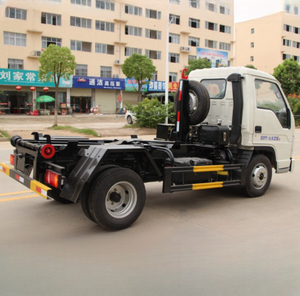 รถบรรทุกขยะแบบยกเทขนาดเล็ก ยี่ห้อ Foton ความจุถังขยะ 3 ลูกบาศก์เมตร แบบยกเทด้วยระบบโรลแบ็ค ใช้สำหรับขนส่งขยะในเมือง - Product Image 3