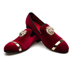 Brogue-mocasines de cuero con borlas para <span class=keywords><strong>hombre</strong></span>, zapatos masculinos de suela dura, de cuero, a la moda, talla grande 48, hechos en China - Product Image 3