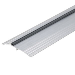 Plaque <span class=keywords><strong>de</strong></span> protection <span class=keywords><strong>de</strong></span> <span class=keywords><strong>seuil</strong></span> <span class=keywords><strong>de</strong></span> <span class=keywords><strong>porte</strong></span> intérieure et extérieure en aluminium extrudé, type selle - Product Image 1
