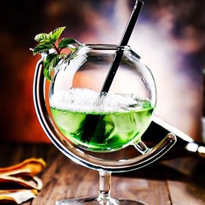 Cocktail Glass Bar Celebrity Personality Western Restaurant <b>Cold</b> Drink <b>Cups</b> With Lids and Straws - Product Image 3