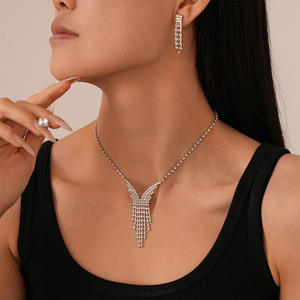 Conjunto <span class=keywords><strong>de</strong></span> joyería <span class=keywords><strong>de</strong></span> moda, colgante <span class=keywords><strong>de</strong></span> gota <span class=keywords><strong>de</strong></span> <span class=keywords><strong>agua</strong></span> <span class=keywords><strong>de</strong></span> circón geométrico, pendiente exagerado, conjunto <span class=keywords><strong>de</strong></span> collar <span class=keywords><strong>de</strong></span> lujo ligero <span class=keywords><strong>de</strong></span> gama alta - Product Image 4