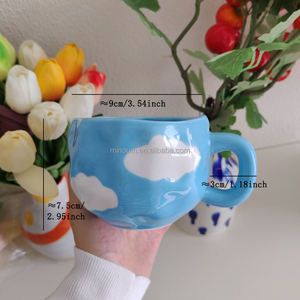 Caneca cerâmica criativa 300ml com copo irregular boca & nuvem branca padrão para leite e café - Product Image 5