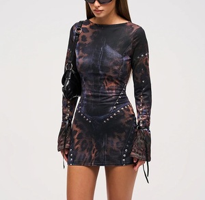 Robe courte sexy à manches longues évasées pour femmes, imprimé léopard graphique, boucle en métal, bodycon, <span class=keywords><strong>tenue</strong></span> <span class=keywords><strong>de</strong></span> club <span class=keywords><strong>de</strong></span> <span class=keywords><strong>fête</strong></span> - Product Image 4