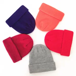 Wholesale Plain Fashion Winter Acrylic Toque Warmly Knit Beanie Hat Cap with custom logo