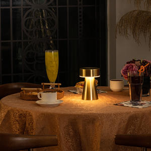 Lámpara de Mesa Portátil Magnética Recargable de Aluminio con Control Remoto Inalámbrico, Diseño Moderno, Simple y Flexible para Hotel - Product Image 4