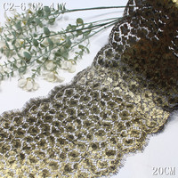 Dentelle Chantilly Française de Luxe Dorée à la Feuille d'Or, Bordure en Dentelle à Cils Noire Douce de 20 cm avec Motifs Floraux en Maille pour Robe de Soirée Haute Couture