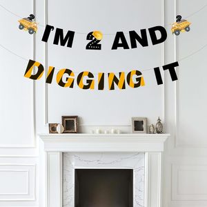 Décorations de fête d'anniversaire de 2 ans sur le thème de la construction : Bannière « J'ai 2 ans et j'adore ! », Guirlande de fête d'anniversaire de 2 ans sur le thème de l'excavatrice - Product Image 1